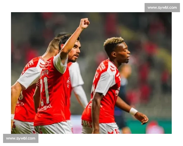 雅典队与本菲卡展开激烈对决 谁将赢得欧冠资格赛的关键一战